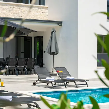 Villa Modern 300M2 Villa - King Beds & Leisure Zone *