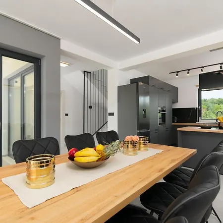 Villa Modern 300M2 Villa - King Beds & Leisure Zone *