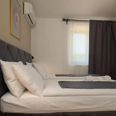 Βίλα Modern 300M2 Villa - King Beds & Leisure Zone