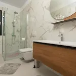 Modern 300M2 Villa - King Beds & Leisure Zone * Tinjan