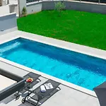 Modern 300M2 Villa - King Beds & Leisure Zone Вилла *