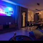 Modern 300M2 Villa - King Beds & Leisure Zone Вилла
