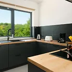 Вилла Modern 300M2 Villa - King Beds & Leisure Zone