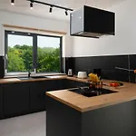 Вилла Modern 300M2 Villa - King Beds & Leisure Zone *