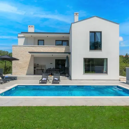 Βίλα Modern 300M2 Villa - King Beds & Leisure Zone *