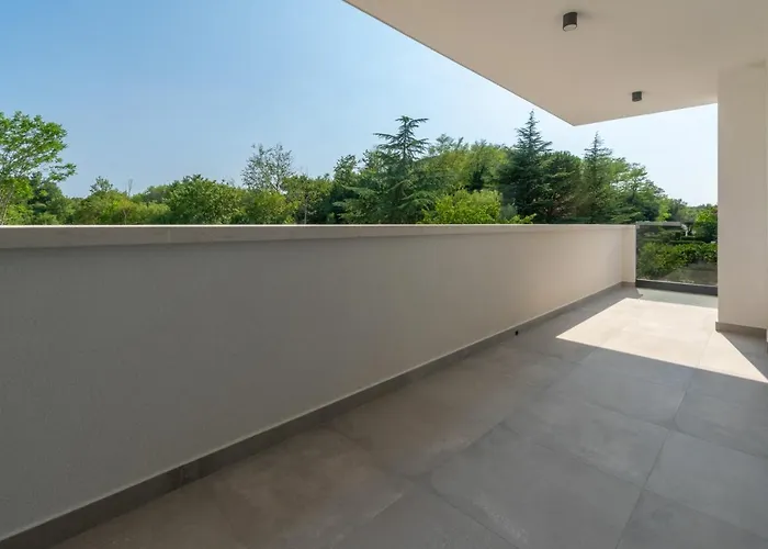 Βίλα Modern 300M2 Villa - King Beds & Leisure Zone