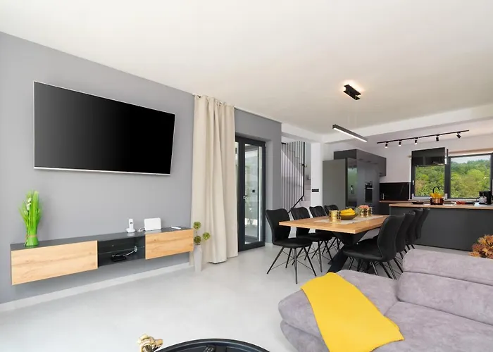 Βίλα Modern 300M2 Villa - King Beds & Leisure Zone *