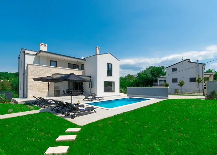 Βίλα Modern 300M2 Villa - King Beds & Leisure Zone *