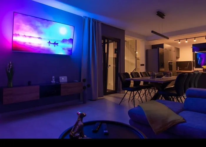 Modern 300M2 Villa - King Beds & Leisure Zone Βίλα